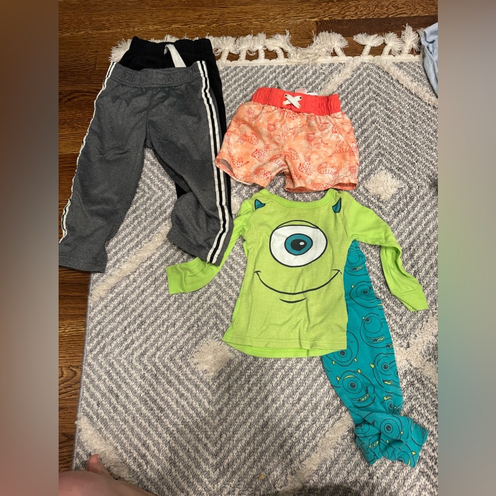 Big bundle of 2T and 3T boys clothes